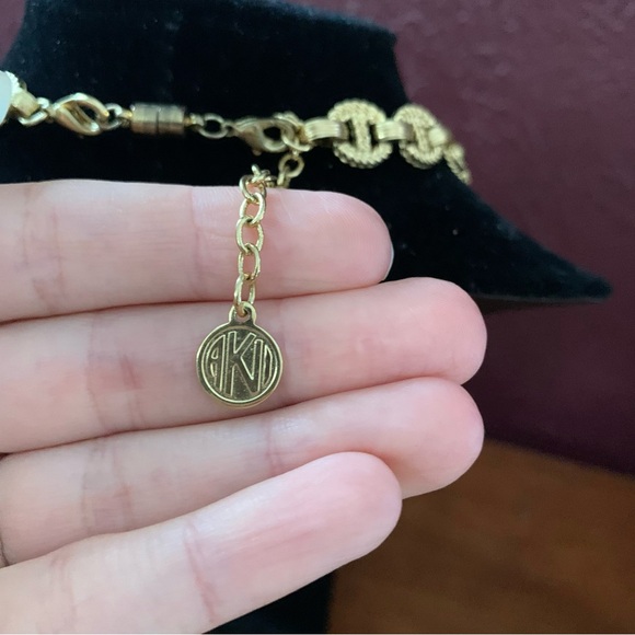 Vintage Anne Klein Gold tone textured Gold tone Links Necklace - Picture 5 of 7